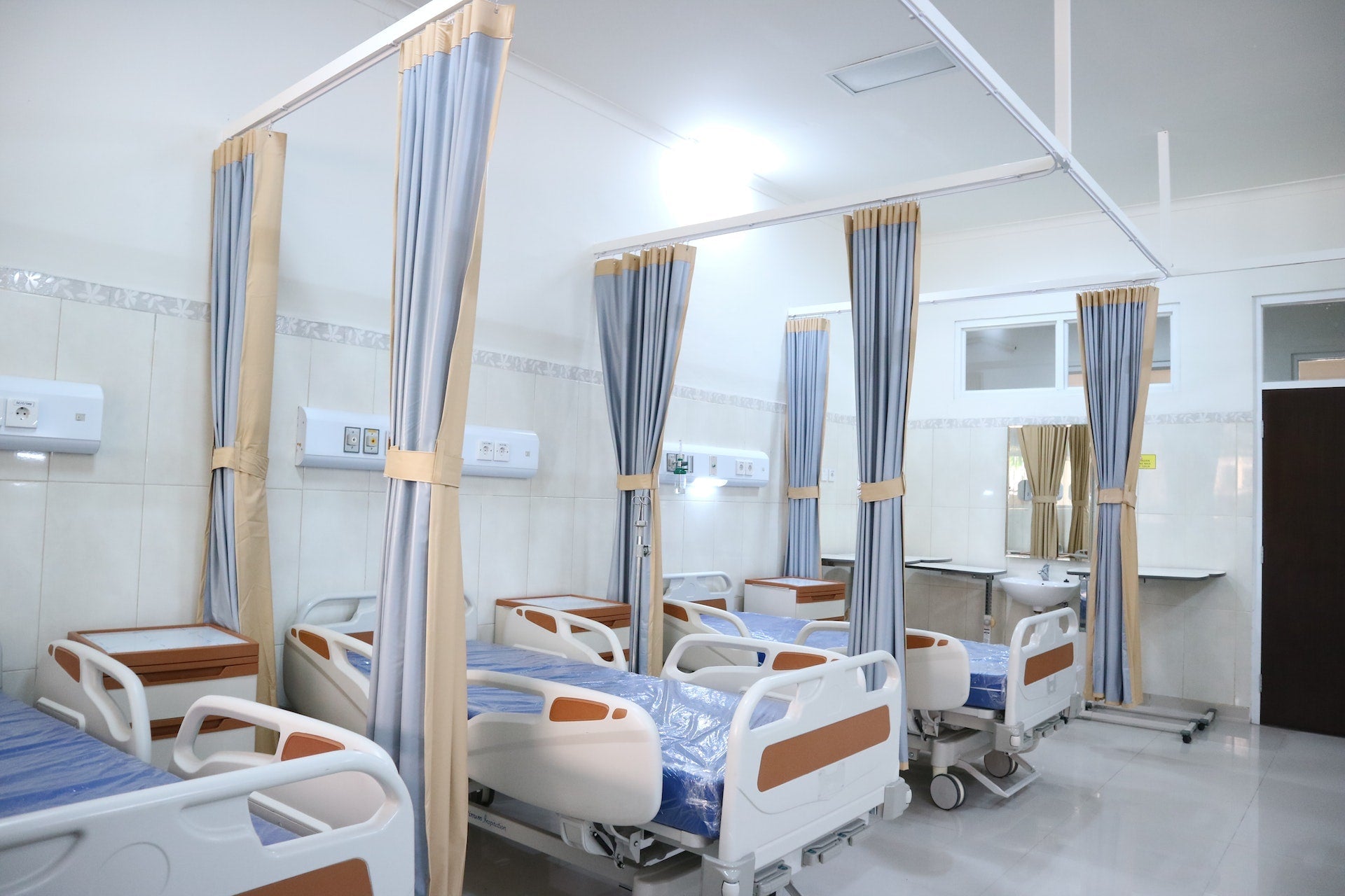 Optimizing Hospital Ventilation Systems with Hon&Guan Duct Fans: A Blueprint for Health and Efficiency - Hon&Guan